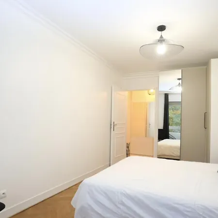 Superbe Tour Eiffel Grenelle * Paříž