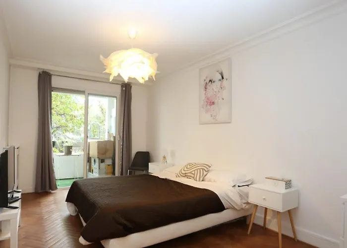 Superbe Tour Eiffel Grenelle