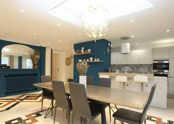 Superbe Tour Eiffel Grenelle * Paříž